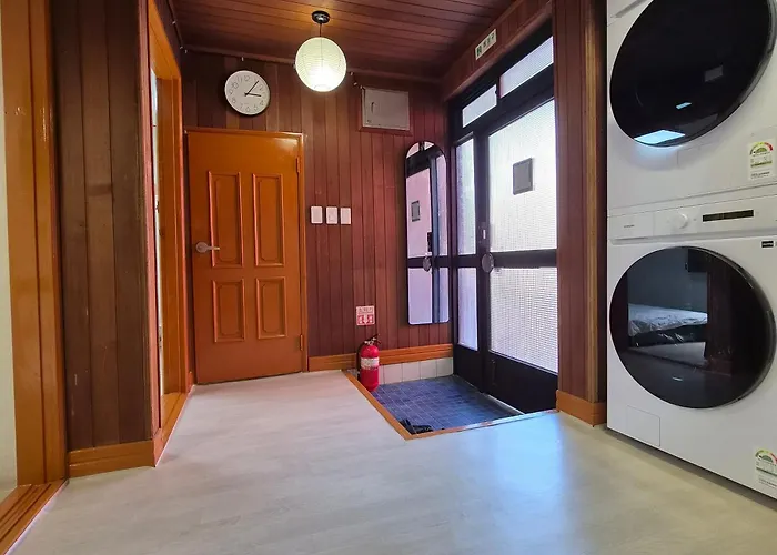Appartement 10-minute Walk From Station Korean-style, Two-story Family In A Traditional House For Families Of 6 Busan